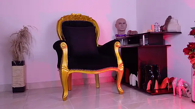 SaraFerrer  online show from 04-18-26, 05:44