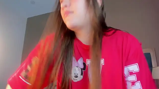 Snapshot of LiiaVelvet chatting on 12-19-25, 01:40 LiiaVelvet online show from 12-19-25, 01:40