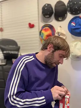 strippingmale1 online show from 11-26-25, 02:01