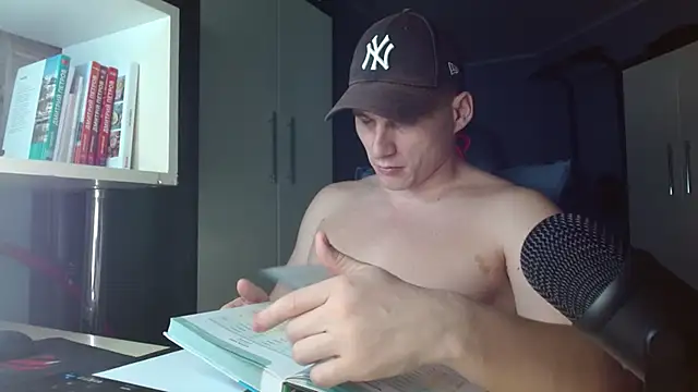 Poliglotjoe1 online show from 11-28-25, 06:54