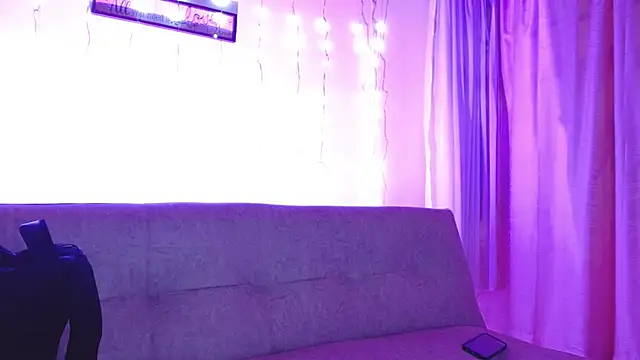 Snapshot of catleya6 chatting on 11-20-25, 04:23 catleya6 online show from 11-20-25, 04:23