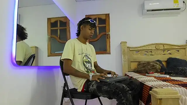 Snapshot of black_boy22_ chatting on 12-03-25, 02:52 black boy22 online show from 12-03-25, 02:52