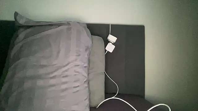 Snapshot of alisa_kitcat chatting on 12-14-25, 09:47 alisa kitcat online show from 12-14-25, 09:47