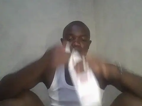 UsTwo  online show from 12-22-25, 04:37