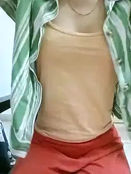 Snapshot of Roja__ chatting on 11-30-25, 02:59 Roja online show from 11-30-25, 02:59