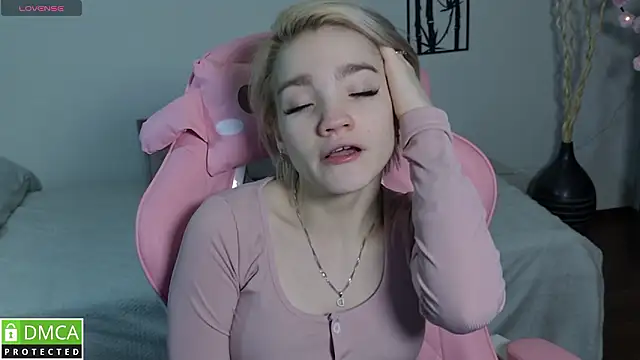 Megan Lora online show from 01-17-26, 12:48