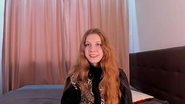 Snapshot of HazeLuneth chatting on 02-17-26, 06:32 HazeLuneth online show from 02-17-26, 06:32