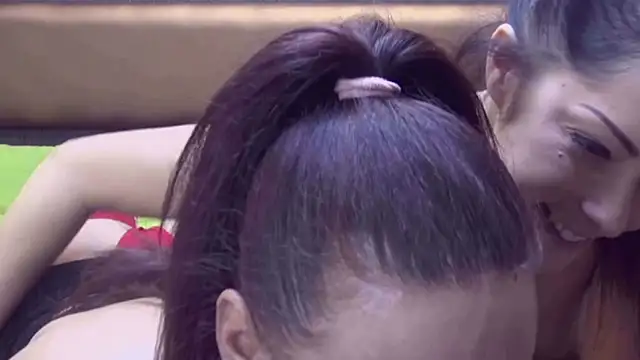 Snapshot of JasminAndAlyssa chatting on 11-28-25, 02:47 JasminAndAlyssa online show from 11-28-25, 02:47