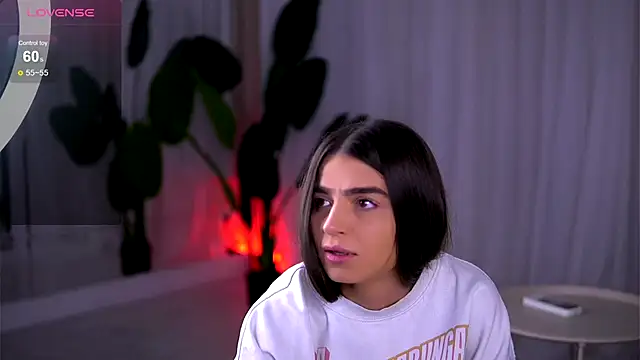 Snapshot of PureEllieX chatting on 11-28-25, 04:37 PureEllieX online show from 11-28-25, 04:37