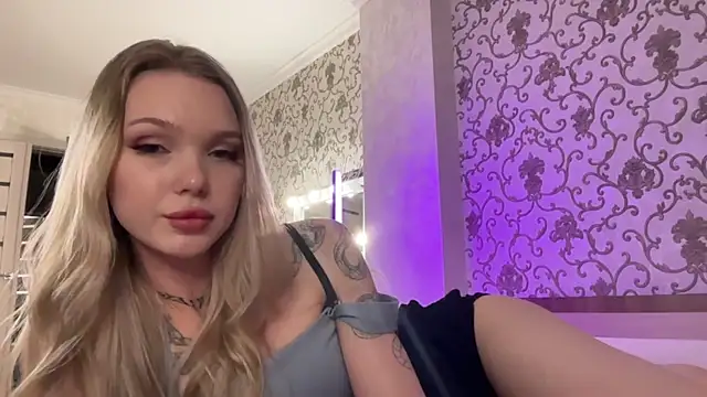 Snapshot of Amelly_04Sun chatting on 12-04-25, 07:11 Amelly 04Sun online show from 12-04-25, 07:11