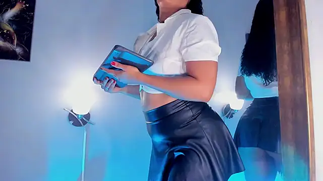 Snapshot of Cami_Ortiiz chatting on 11-27-25, 12:18 Cami Ortiiz online show from 11-27-25, 12:18