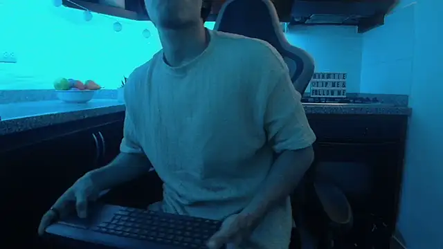 Snapshot of eren_jeager chatting on 01-11-26, 05:07 eren jeager online show from 01-11-26, 05:07