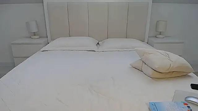 Milena29 online show from 09-20-25, 04:57