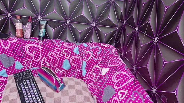 Snapshot of LyaRose chatting on 11-22-25, 12:48 LyaRose online show from 11-22-25, 12:48