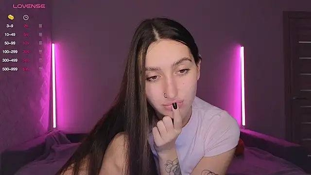 Snapshot of KikkyMi chatting on 11-21-25, 08:29 KikkyMi online show from 11-21-25, 08:29