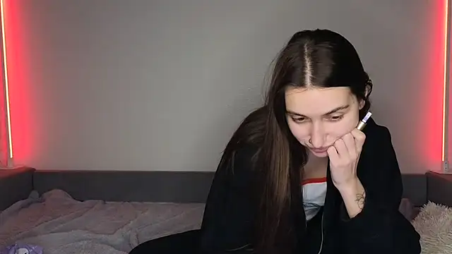 Snapshot of KikkyMi chatting on 12-13-25, 07:53 KikkyMi online show from 12-13-25, 07:53