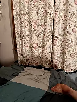 Susiee Redd online show from 12-17-25, 02:45