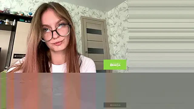 Snapshot of TishGiardino chatting on 12-15-25, 12:15 TishGiardino online show from 12-15-25, 12:15