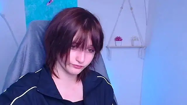 Snapshot of Alice_Wonderme chatting on 01-11-26, 12:32 Alice Wonderme online show from 01-11-26, 12:32