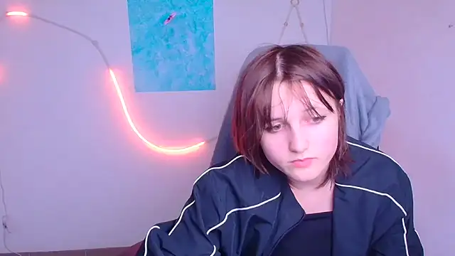 Snapshot of Alice_Wonderme chatting on 01-12-26, 12:38 Alice Wonderme online show from 01-12-26, 12:38