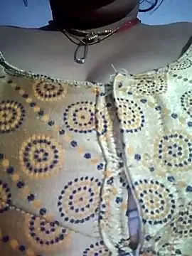 Snapshot of Pariraja_hot chatting on 12-18-25, 12:27 Pariraja hot online show from 12-18-25, 12:27