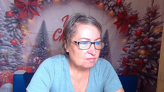 Snapshot of OlgaLuck chatting on 12-15-25, 06:17 OlgaLuck online show from 12-15-25, 06:17