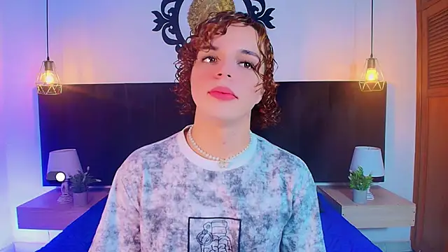 Snapshot of Skyee_angel chatting on 05-17-26, 01:51 Skyee angel online show from 05-17-26, 01:51