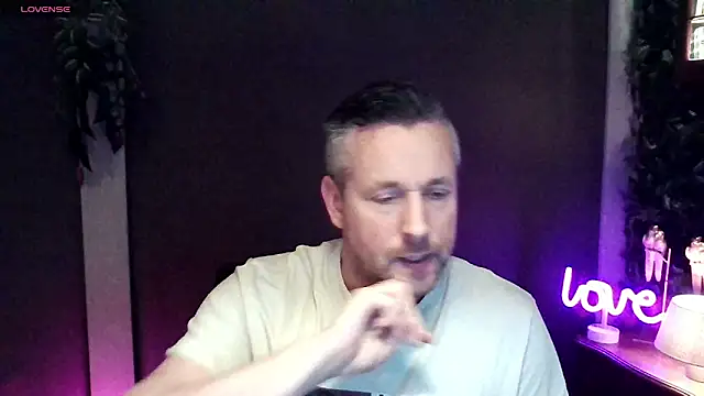 Hunter Fl online show from 11-26-25, 04:41