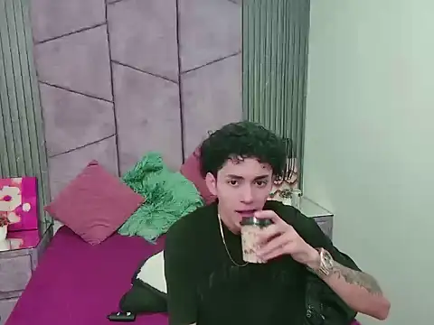 Snapshot of JackCooperr chatting on 01-09-26, 12:41 JackCooperr online show from 01-09-26, 12:41