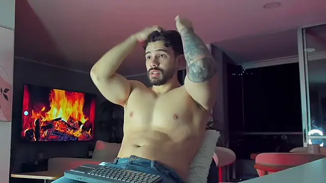 Valenthino Salvatore online show from 02-11-26, 05:01