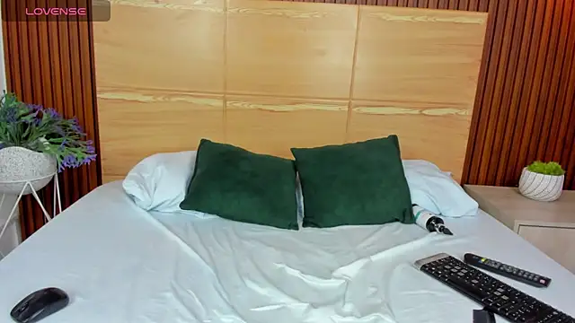 Snapshot of samantha_loughty chatting on 12-14-25, 07:58 samantha loughty online show from 12-14-25, 07:58