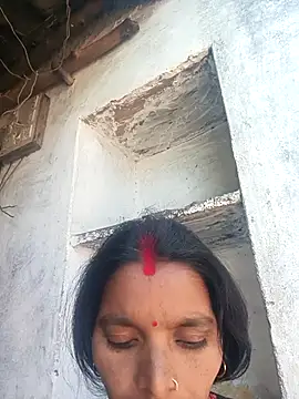 Hot-qwe online show from 12-04-25, 08:34