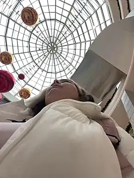 Snapshot of KateBurlesk chatting on 12-15-25, 09:13 KateBurlesk online show from 12-15-25, 09:13