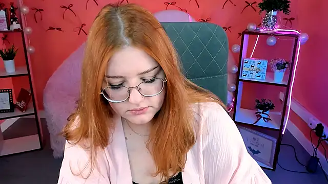 StaceyJensen online show from 12-15-25, 09:24