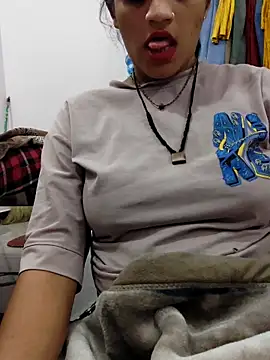 Snapshot of Hot_hania chatting on 12-15-25, 04:33 Hot hania online show from 12-15-25, 04:33