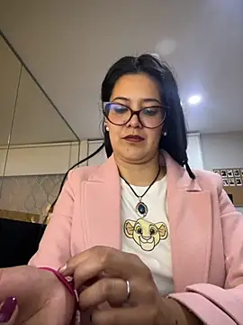 Snapshot of TAMARALEWISMD chatting on 12-05-25, 03:26 TAMARALEWISMD online show from 12-05-25, 03:26