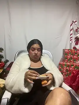 Snapshot of Ambar85 chatting on 12-04-25, 10:51 Ambar85 online show from 12-04-25, 10:51