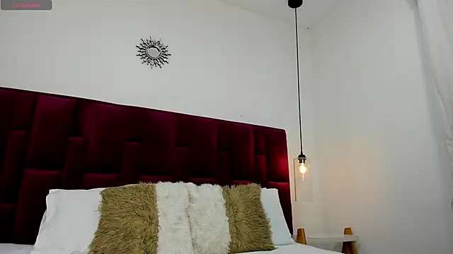 Snapshot of Ambar85 chatting on 12-16-25, 04:06 Ambar85 online show from 12-16-25, 04:06