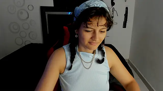 Mia and Kenai online show from 12-01-25, 12:32