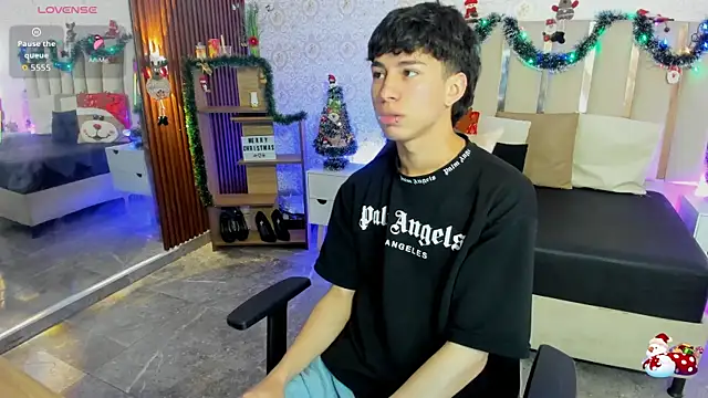 kaelwolf tay online show from 12-22-25, 07:33