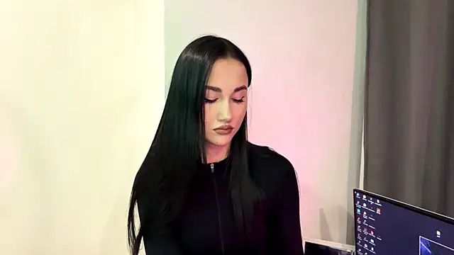 Snapshot of Beautyofnlka chatting on 11-27-25, 12:51 Beautyofnlka online show from 11-27-25, 12:51