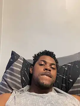 Snapshot of Chocolatemf chatting on 12-14-25, 04:40 Chocolatemf online show from 12-14-25, 04:40