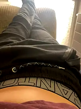 Snapshot of nightbound99 chatting on 12-20-25, 07:32 nightbound99 online show from 12-20-25, 07:32