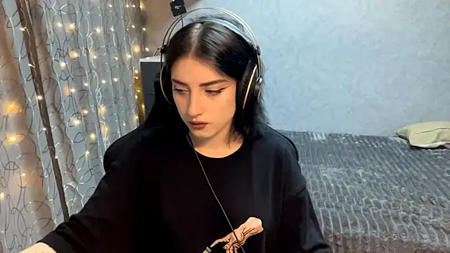 Snapshot of Meowluly chatting on 11-30-25, 09:19 Meowluly online show from 11-30-25, 09:19