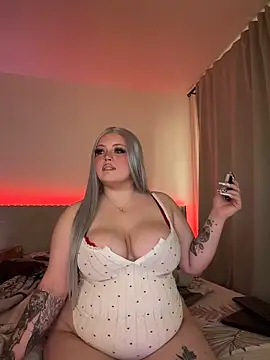 LaylaCupidd online show from 12-15-25, 09:46