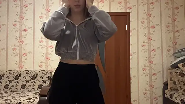 Snapshot of Katebarbie chatting on 12-14-25, 02:00 Katebarbie online show from 12-14-25, 02:00