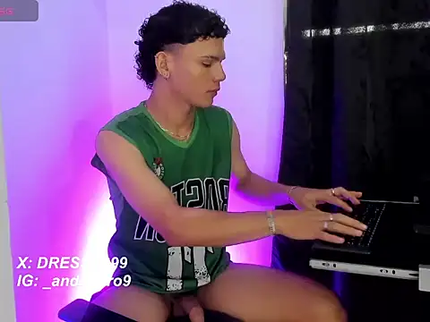 Snapshot of secret_justin7 chatting on 11-30-25, 01:48 secret justin7 online show from 11-30-25, 01:48