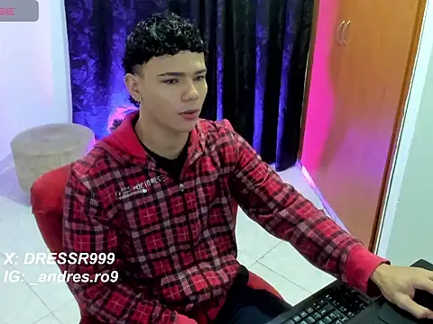 Snapshot of secret_justin7 chatting on 12-01-25, 12:10 secret justin7 online show from 12-01-25, 12:10