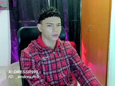 Snapshot of secret_justin7 chatting on 12-03-25, 12:14 secret justin7 online show from 12-03-25, 12:14