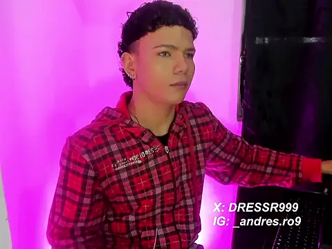 Snapshot of secret_justin7 chatting on 12-04-25, 12:03 secret justin7 online show from 12-04-25, 12:03